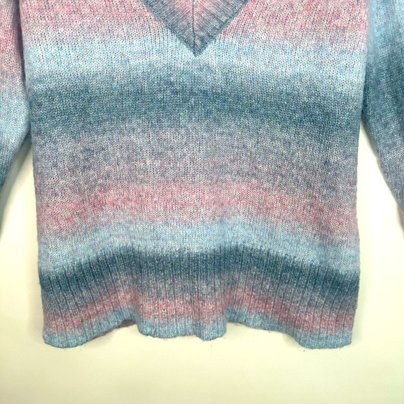a.n.a‎ Women's Size L Long Sleeve V-Neck Color Block Chain Knit Sweater - Picture 3 of 15